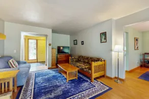 3BR home surrounded by nature, with firepit & gril - Image 5