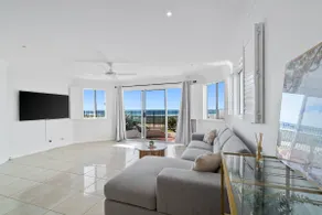 Paros on the Beach - Absolute Waterfront Living - Image 4