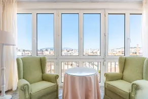 WintowinRentals Central and Bright Apartment - Image 2