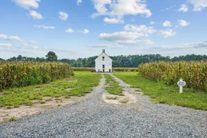 Charming 2BR w/ Fire Pit on Farm | 10 Min to Wharf - Image 5