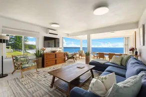 Overhanging Ocean! 1 Bed heaven! - Image 2