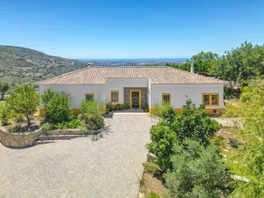 Villa Cielo with pool, jacuzzi & sea views - Image 3