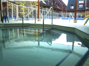 Marvellous Poolside Chalet - Pool & Hot Tub - Pets - Image 2