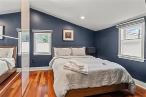 Clean Cozy Comfort - Short Drive to Stadiums - Image 3