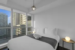 Spacious 3BR - Free Parking - 5 min walk to Subway - Image 5