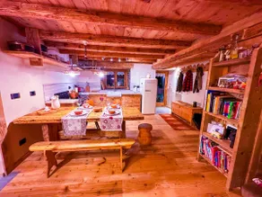 JOIVY Modern family chalet with stunning mountain views - Image 3