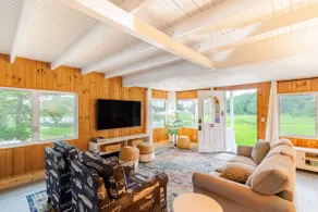 Spacious 3BR Sunset Island Beach House - Image 2