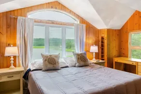 Spacious 3BR Sunset Island Beach House - Image 5
