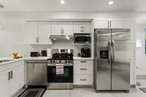 Luxury Side by Side Lakeview Condos - Image 5