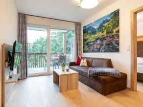 Stylish apartment with south-west-facing balcony - Image 4