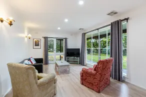 Tree-Lined Donvale Nature Family Getaway - Image 2