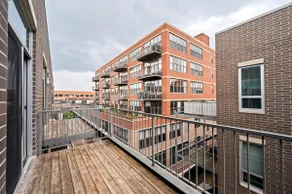 Gym | Garage Parking | Balcony | Sleeps 6 - Image 4