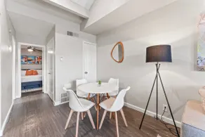 Chic King Bed 1BR Suite, 5 Min to DT w/ pool - Image 5