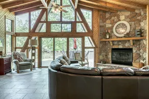 Tarnhouse Lakefront Cottage by StayLage - Image 2