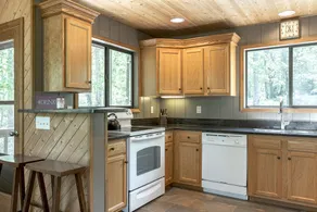Tarnhouse Lakefront Cottage by StayLage - Image 5