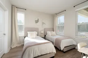 Serene New Apt Pool Long Stays - Image 5