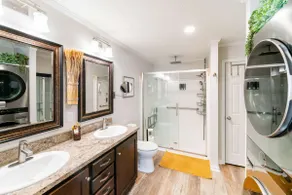 380 sf 3 min From DT Waxhaw Sleeps 2 Private Patio - Image 5