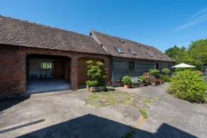 The Barn at Middle Farm and Cottages - Image 2