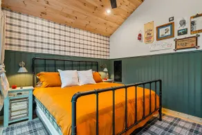 TN Cabin w/ Hot Tub, Sauna, Pickleball & Golf! - Image 4