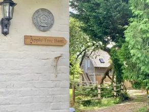 Apple Tree Barn by Inspire Stays - Image 2