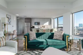 Central Upscale Condo w/Gym, Office & Parking - Image 2