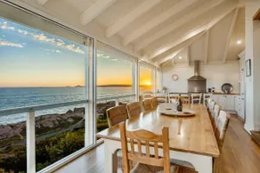 St Helens - Absolute Ocean Frontage - 1 The Strand Port Elliot- Linen Included - Image 3