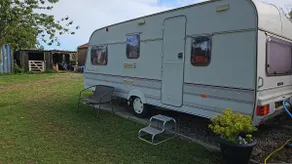 Unplugged Caravan Retreat Near the Sea - Image 3
