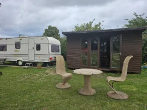 Unplugged Caravan Retreat Near the Sea - Image 2