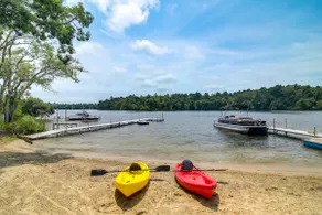 Plymouth Getaway w/ Private Lake Beach + Kayaks! - Image 2