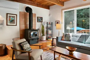 Hank's Hideaway - Image 2