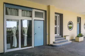 Chic 110 sqm Flat, 90m from Beach & Center #8 - Image 2
