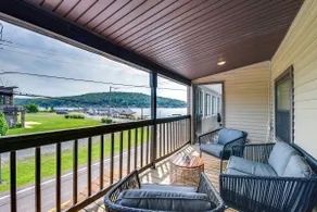 Walk to Harveys Lake! Modern Apt w/ Water Views - Image 2