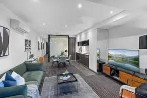 Luxurious Fitzroy Street Getaway - Image 2