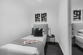 Luxurious Fitzroy Street Getaway - Image 5