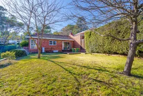 Classic 2BR with Modern Touch and Garden - Hosted by Canstay - Image 3