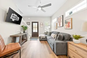 Adam's Downtown Retreat with 2 Rooftop Patios - Image 4