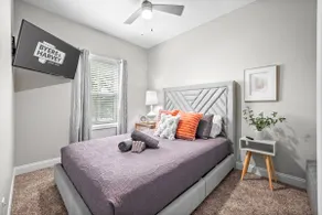Adam's Downtown Retreat with 2 Rooftop Patios - Image 3