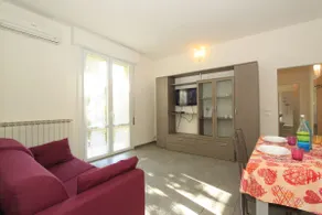 Three-room apartment with beach spot - Image 5