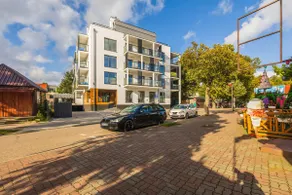 Beachfront Apartment | Parking | Balcony - Image 5