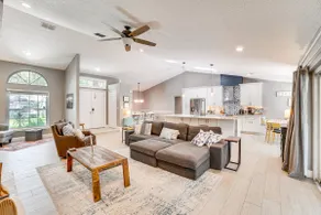 Screened Lanai + Fenced Yard: Luxe Orlando Home - Image 5