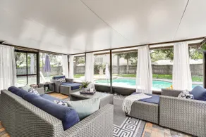 Screened Lanai + Fenced Yard: Luxe Orlando Home - Image 2
