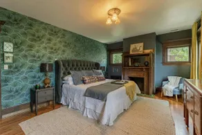 Akrons Werner House Historic 4 Bedroom Luxury - Image 4