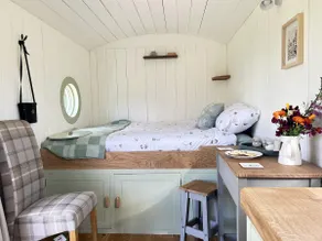 Cosy devon Hut woodland views - Image 4