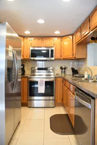 Waterfront Getaway - Image 5