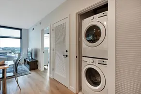 Central Reston 1BR near Dulles Airport & Metro - Image 5