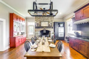 Vineyard Retreat at George Vest Historical Home - Image 3