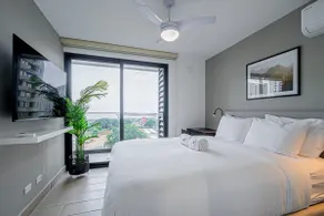 w* | Minimalist 1BR w/ Balcony in San Francisco - Image 2