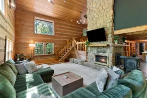 Fun Luxury Lodge Sleeping 25: Hot Tub, 16 Acres - Image 2