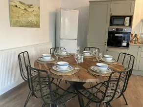 Newly Converted Spacious Barn - Westlands - Image 5