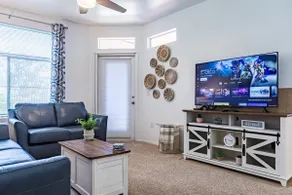Modern Retreat in Ahwatukee Heated Pool Spa Gym - Image 3
